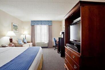 호텔 Holiday Inn Express & Suites Newport News, An Ihg