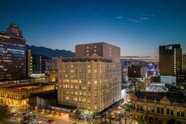 Отель Monterrey Macroplaza