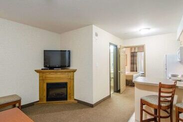 בית מלון כפרי Quality Inn & Suites