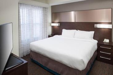 فندق Residence Inn Kansas City Country Club Plaza
