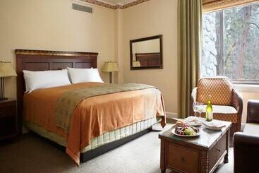 Отель The Ahwahnee