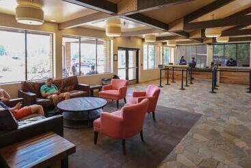 فندق Yavapai Lodge