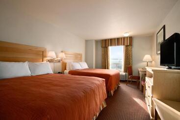 فندق على الطريق Super 8 By Wyndham Dawson Creek