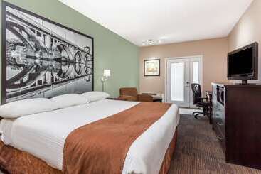 汽车旅馆  Super 8 By Wyndham Saskatoon Near Saskatoon Airport