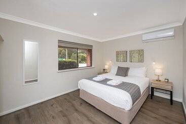 هتل Banksia Tourist Park