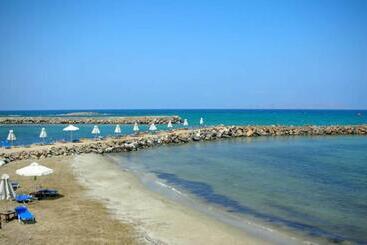 膳宿费 Golden Grain Suites By Checkin