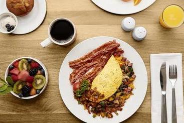 هتل Hilton Garden Inn Kalamazoo