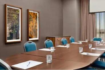 هتل Hilton Garden Inn Kalamazoo