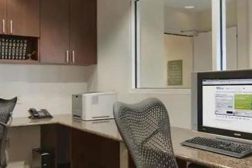 هتل Hilton Garden Inn Kalamazoo
