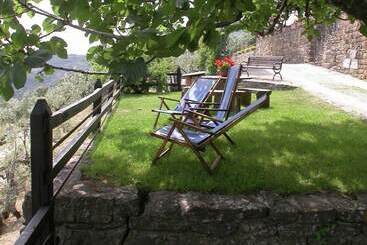 Picturesque Cottage In Cortona With Swimming Pool