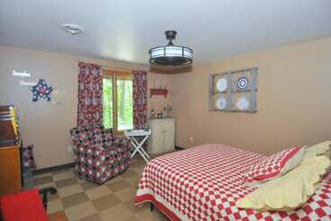 بيت ريفى Sqyrls Nest   3br Retreat With A Hot Tub