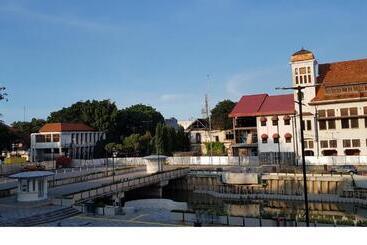 فندق Dequr Jakarta Kota