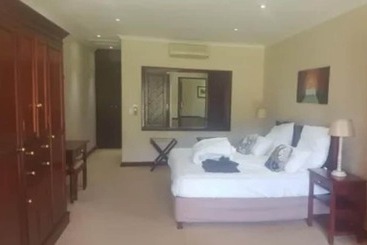 شقة فندقية Traders Hotel & Restaurant