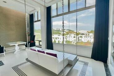 تختخواب و صبحانه 湖山風景旅館lake Mountain View Motel