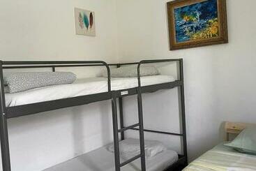 Blife Sun Hostel & Rooms