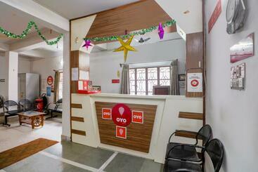 هتل O Red Rose Near Noapara Metro Station