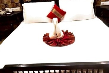 Hotel Aarya Club And Resorts