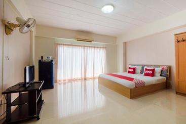 호텔 Oyo 75319 Samutsin Place