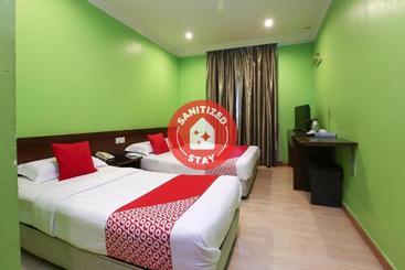 בית מלון כפרי Oyo 90098 Goa Inn