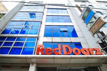 هتل Reddoorz Plus @ San Marcelino Malate