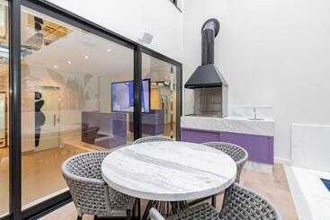 Poeme Motel By Drops