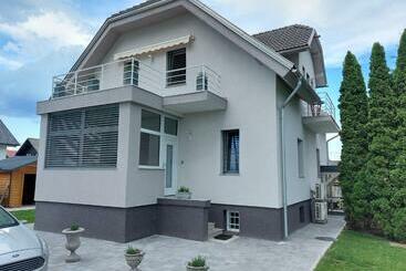 تختخواب و صبحانه Vila Eva Lesce Bled