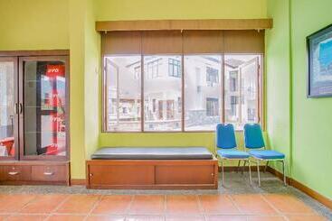 ホテル Oyo 3896 Villa Pesona Wisata Puncak