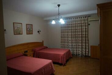 פנסיון Hostal Ana