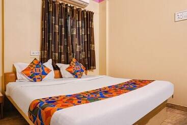 Отель Fabexpress Shloka