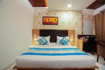 호텔 Grand Regency   Delhi Airport