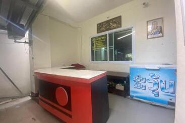 فندق Oyo 1135 Triple A Residence