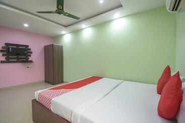 هتل Oyo 73925  Galaxy