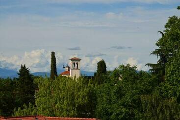 פנסיון Al Castello Di Aiello