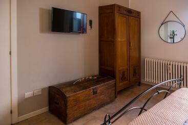 Пансион Città Di Castello Rooms