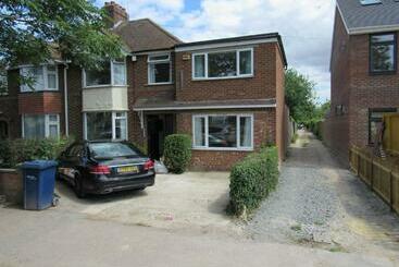 펜션 The Cambridge Suites Tas Accommodations