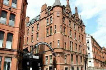 Atrium by Bridgestreet Apartments