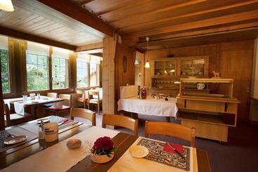 فندق Pension Alpina