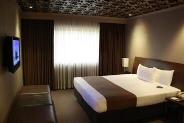 هتل Pavilion On Northbourne