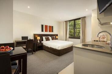 هتل Quest Canberra