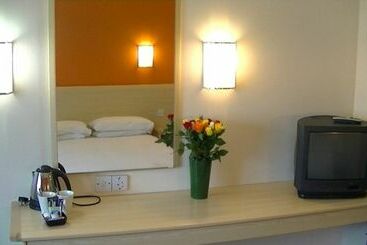 ホテル Redwings Lodge Dunstable