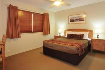 Riverside Holiday Apartments