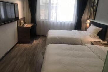 酒店 7days Premium Zibo Zhoucun Zhoulong Road Furniture Market Branch