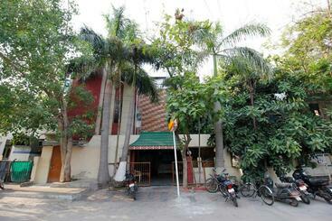 فندق Oyo 42129  Swiss Legrand