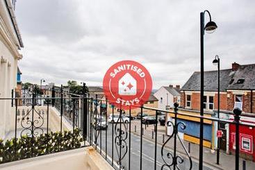 בית מלון כפרי Oyo The Benwell Apartments