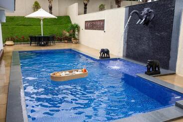 فندق Tuskers Hill By Poppys  Anaikatti