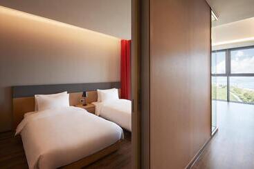 Отель Yeosu Belle Mer