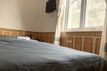 Lee Na Hotel   Hostel