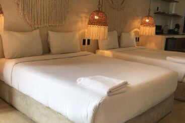 Nuee Hotel & Beach Club