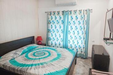 민박 Family Vacay In Green Settings