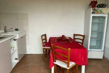 צימר Pool & Garden Villa Lelia